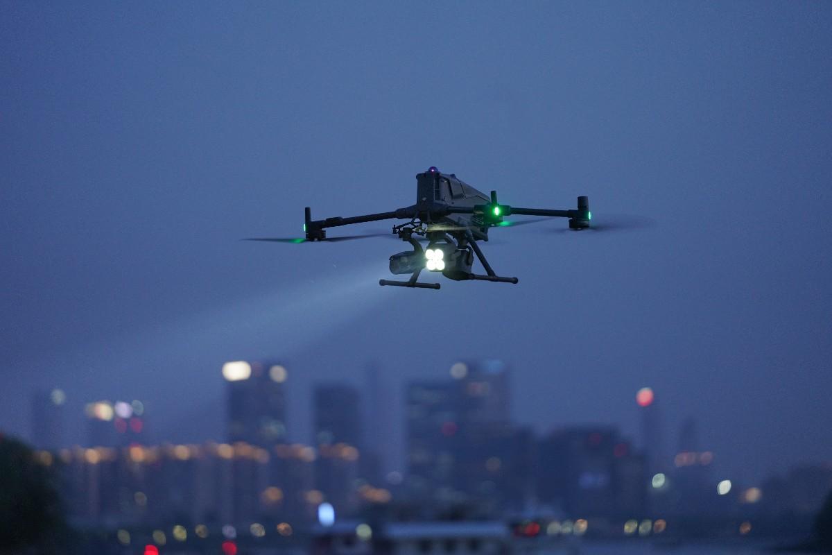 Depiction of drones being used for Public Safety with DJI M400 paired with the H30 Payload