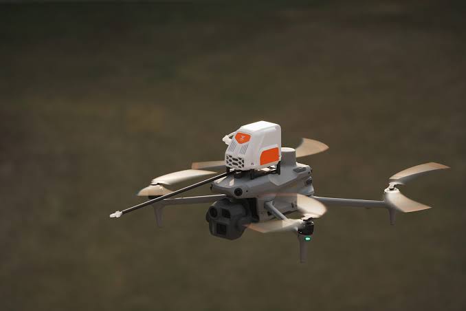 Sniffer 4D mounted on a Matrice 4T drone